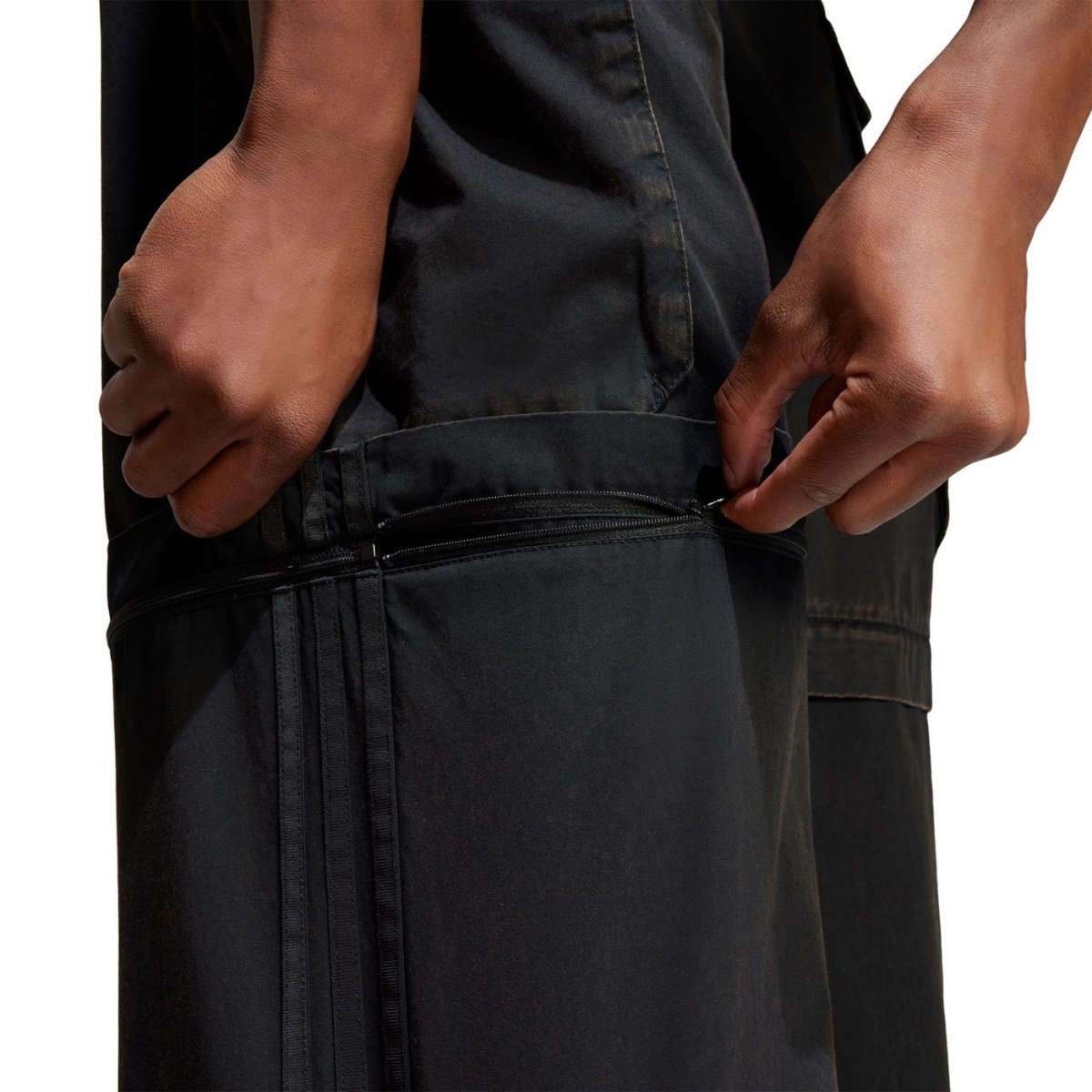 Adidas Originals Cargo Pants Black - Image 3